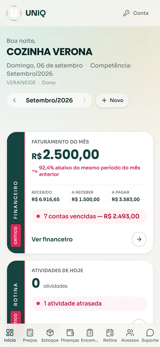 UNIQ aberto no celular, mostrando o resumo financeiro do mês